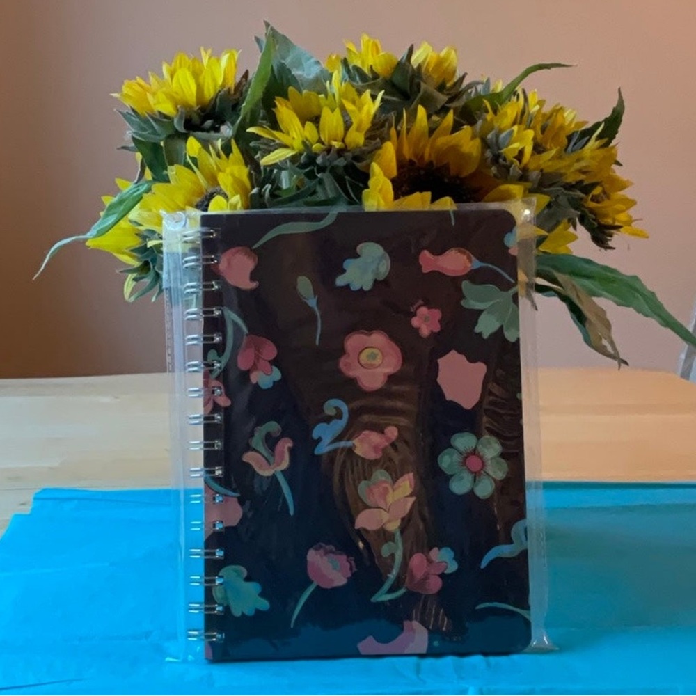💐 COACH SPIRAL FLOWER NOTEBOOK 💐